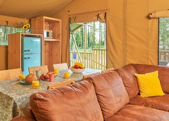 Safari Tent Pet - Cornish Meadows Holiday Park, Hayle