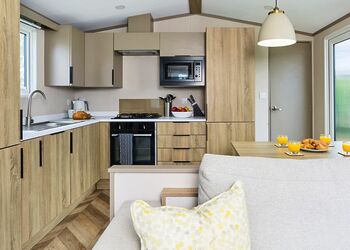 Luxury 2 bed HT (Pet) - Cornish Meadows Holiday Park, Hayle