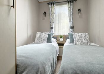 Premium Hot Tub 2 bedroom Holiday Home sleeps 6 - Cornish Meadows Holiday Park, Hayle