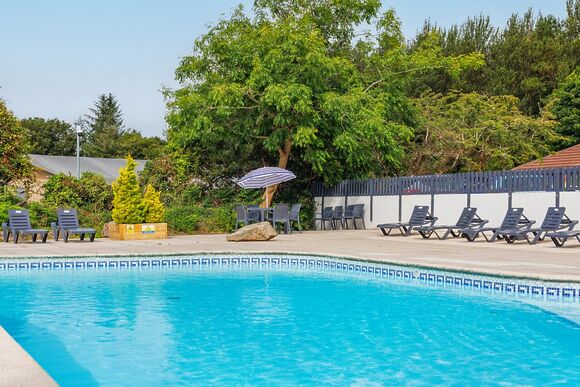 Safari Tent Pet - Cornish Meadows Holiday Park, Hayle