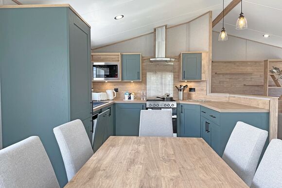 Exclusive Hot Tub 2 bedroom Holiday Home sleeps 4 - Cornish Meadows Holiday Park, Hayle