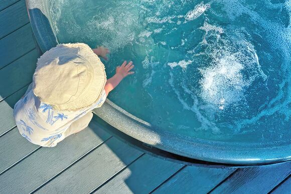 Exclusive Hot Tub 2 bedroom Holiday Home sleeps 4 - Cornish Meadows Holiday Park, Hayle