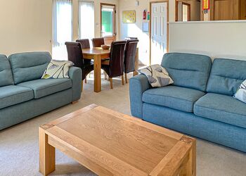 Classic Lodge Hot Tub 4 - Devon Hills Holiday Park, Paignton