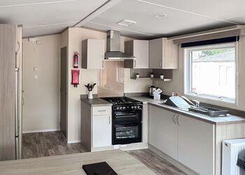 Comfort Caravan Hot Tub 2 - Devon Hills Holiday Park, Paignton