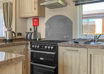 Superior Holiday Home Hot Tub 6 - Devon Hills Holiday Park, Paignton