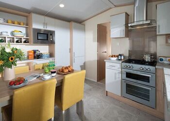 Comfort Caravan Hot Tub 4 - Devon Hills Holiday Park, Paignton