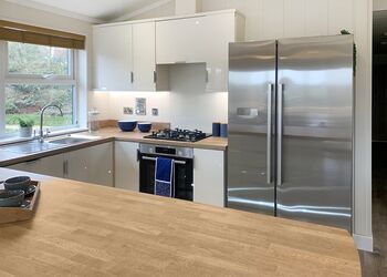 Comfort plus lodge 8 Hot tub - Devon Hills Holiday Park, Paignton