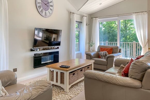 Superior Lodge Hot Tub 4 - Devon Hills Holiday Park, Paignton