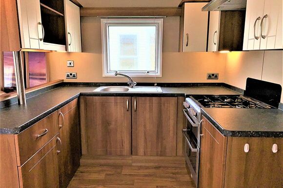 Classic Caravan 4 - Devon Hills Holiday Park, Paignton