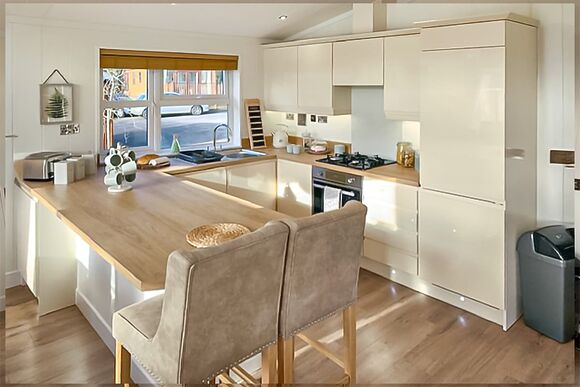 Comfort Plus Lodge 4 WF, Comfort Plus Lodge 4 - Devon Hills Holiday Park, Paignton