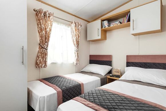 Comfort Plus Caravan Hot Tub 4 - Devon Hills Holiday Park, Paignton