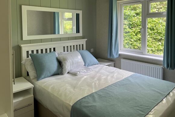 Comfort Plus Lodge 4 Hot Tub - Devon Hills Holiday Park, Paignton