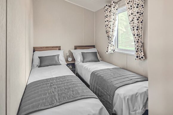 Comfort Caravan 4 - Devon Hills Holiday Park, Paignton