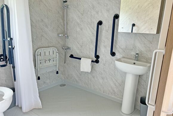 Comfort Plus Caravan 4 Accesible - Devon Hills Holiday Park, Paignton