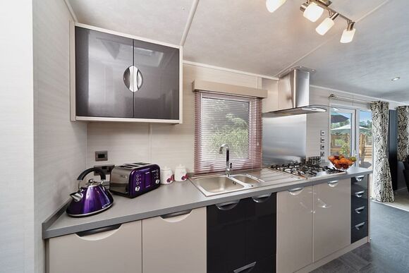 Comfort Holiday Home 4 (No Pet), Comfort Holiday Home 4 - Devon Hills Holiday Park, Paignton