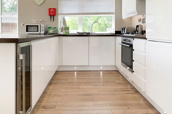 Comfort Lodge Hot Tub 4 - Devon Hills Holiday Park, Paignton