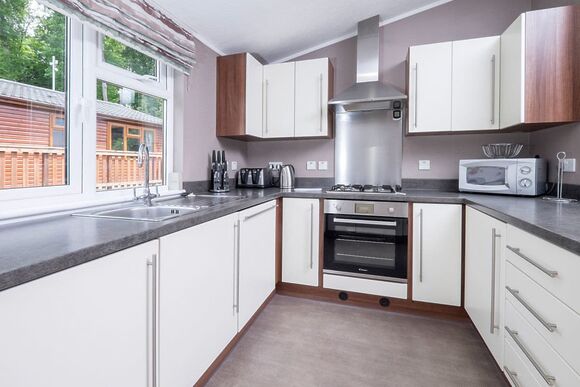 Comfort Lodge Hot Tub 4 - Devon Hills Holiday Park, Paignton