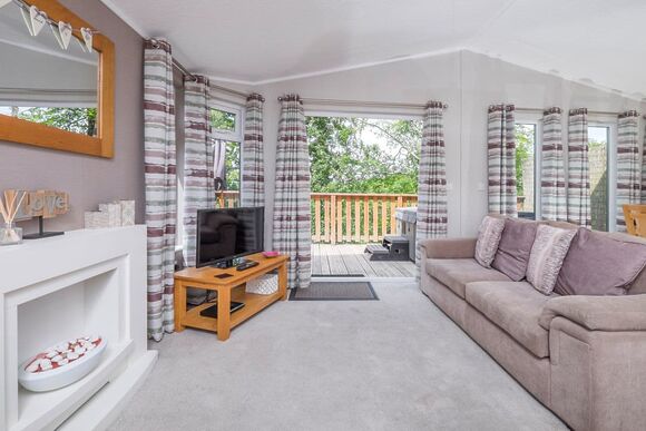 Comfort Lodge 4 - Devon Hills Holiday Park, Paignton