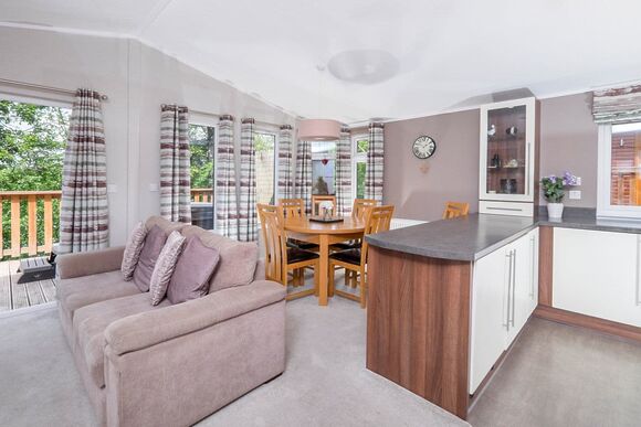 Comfort Lodge 4 - Devon Hills Holiday Park, Paignton