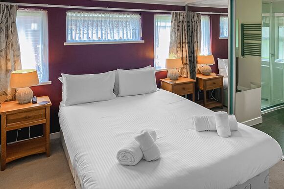 Comfort Lodge 4 - Devon Hills Holiday Park, Paignton