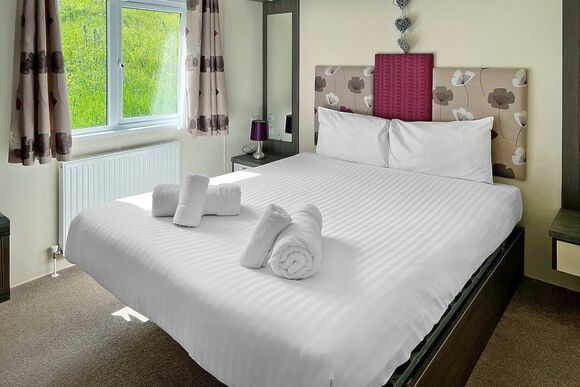 Superior Holiday Home 4 - Devon Hills Holiday Park, Paignton