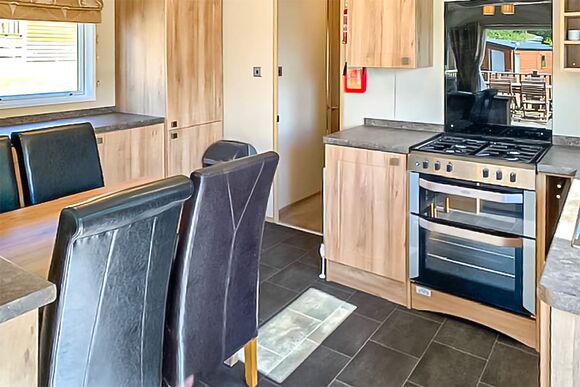 Superior Holiday Home 4 - Devon Hills Holiday Park, Paignton