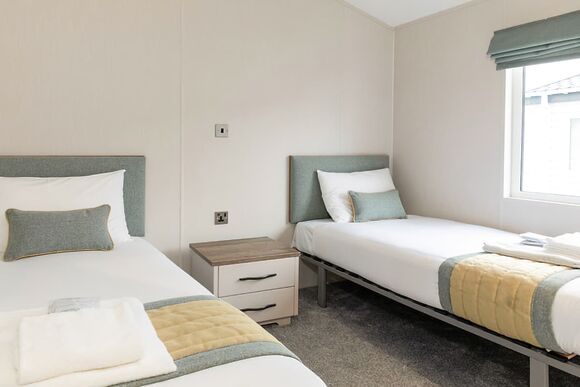 Platinum 2 Lodge with decking - Pakefield Holiday Park, Pakefield, Lowestoft