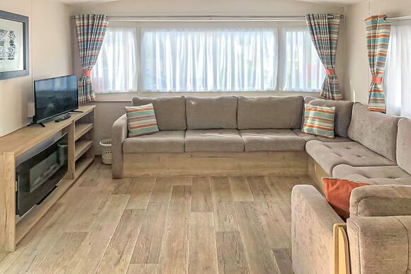 Cedar Deluxe - Golden Palm Resort, Chapel St Leonards, Skegness