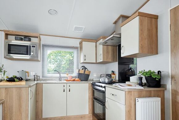 Platinum 3 - Parc Farm Holiday Park, Mold