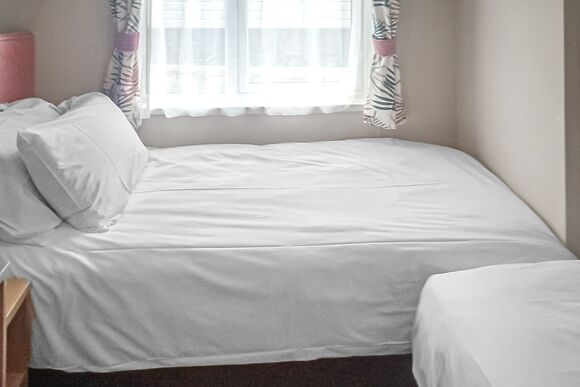 Diamond Lodge 20 Sleeps 8 - Parc Farm Holiday Park, Mold