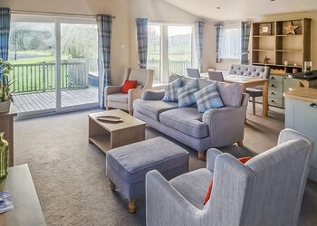Red Oak Lodge - Parmontley Hall Lodges, Whitfield, Hexham