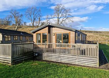 Red Oak Lodge - Parmontley Hall Lodges, Whitfield, Hexham