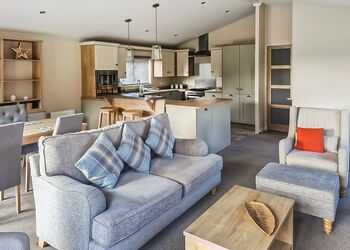 Red Oak Lodge - Parmontley Hall Lodges, Whitfield, Hexham