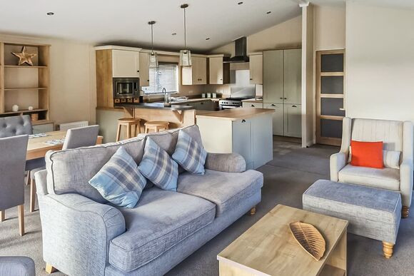 Red Oak Lodge - Parmontley Hall Lodges, Whitfield, Hexham