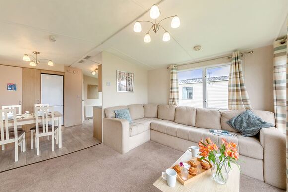 Gold Caravan with parking & decking - Barmston Beach, Nr Bridlington, East Yorkshire