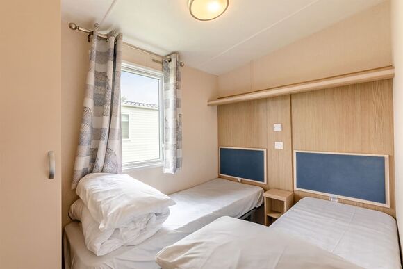 Gold Caravan with parking & decking - Barmston Beach, Nr Bridlington, East Yorkshire