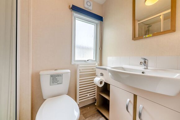 Gold Caravan with parking & decking, Gold Caravan with parking & decking P - Barmston Beach, Nr Bridlington, East Yorkshire