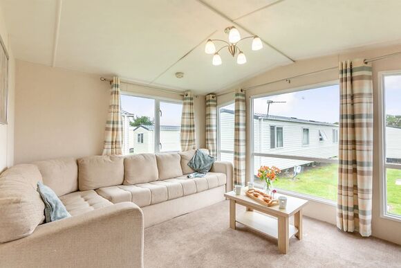 Gold Caravan with parking & sea view - Barmston Beach, Nr Bridlington, East Yorkshire