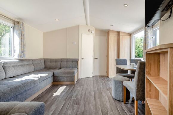 Gold Caravan, parking, ensuite, decking & SV - Barmston Beach, Nr Bridlington, East Yorkshire