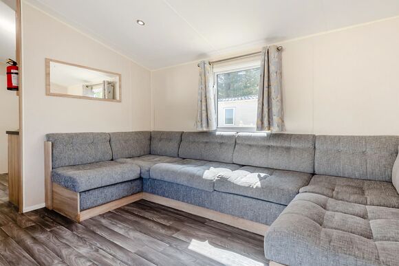 Gold Caravan, parking, ensuite, decking & SV - Barmston Beach, Nr Bridlington, East Yorkshire