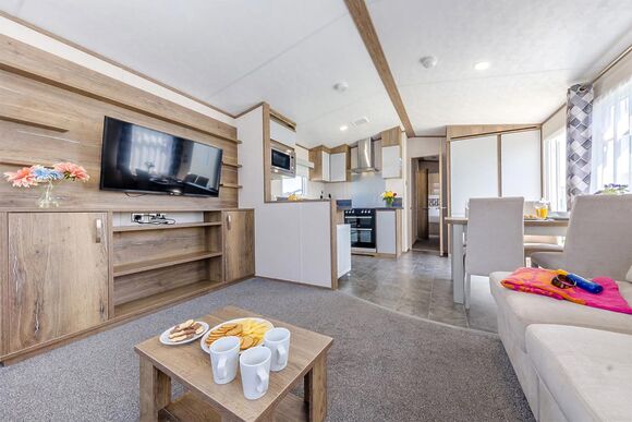 Gold Premium Caravan, parking, ensuite & decking - Barmston Beach, Nr Bridlington, East Yorkshire