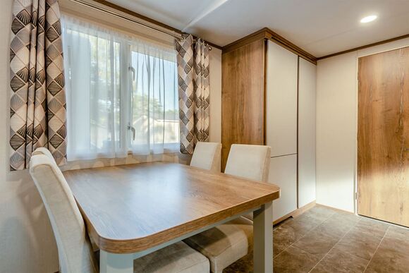 Gold Premium Caravan with parking & decking - Barmston Beach, Nr Bridlington, East Yorkshire