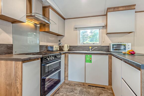 Gold Premium Caravan with parking & decking - Barmston Beach, Nr Bridlington, East Yorkshire