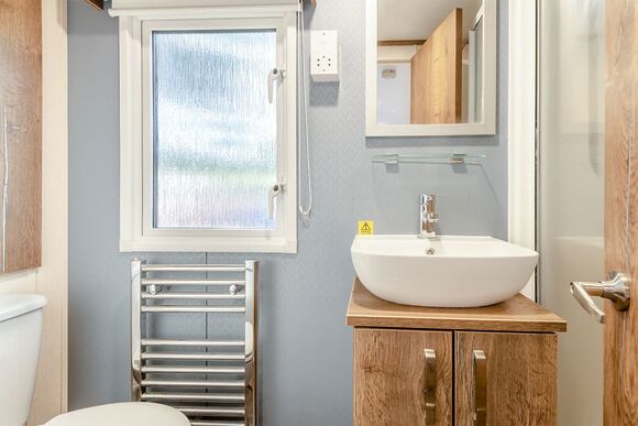 Gold Premium Caravan with parking & decking - Barmston Beach, Nr Bridlington, East Yorkshire