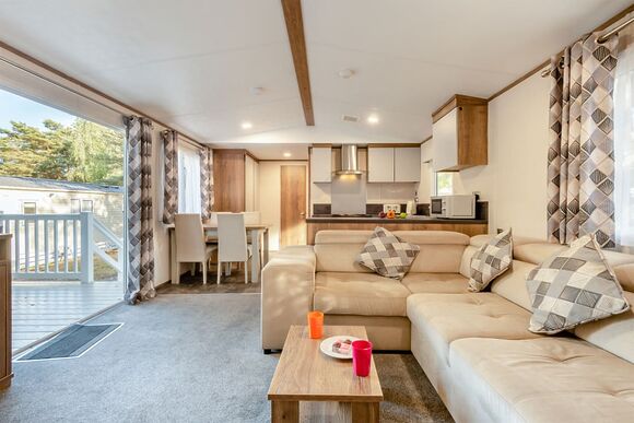 Gold Premium Caravan, parking, ensuite, deck & SV - Barmston Beach, Nr Bridlington, East Yorkshire