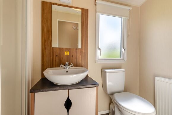 Silver Caravan with parking & decking 6 - Barmston Beach, Nr Bridlington, East Yorkshire