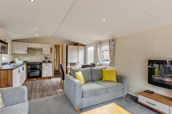 Silver Caravan with parking & ensuite - Barmston Beach, Nr Bridlington, East Yorkshire