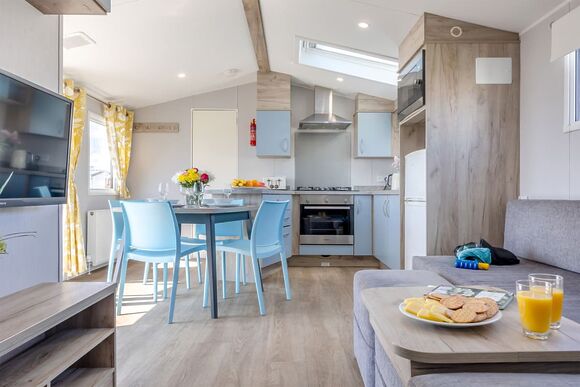 Silver Caravan with parking & decking, Silver Caravan with parking & decking P - Barmston Beach, Nr Bridlington, East Yorkshire