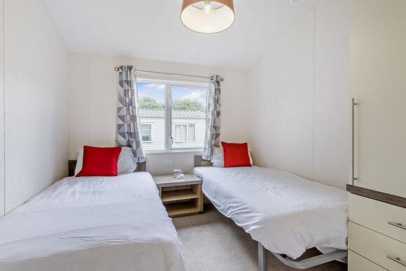 Prestige Lodge with parking, ensuite & decking - Barmston Beach, Nr Bridlington, East Yorkshire