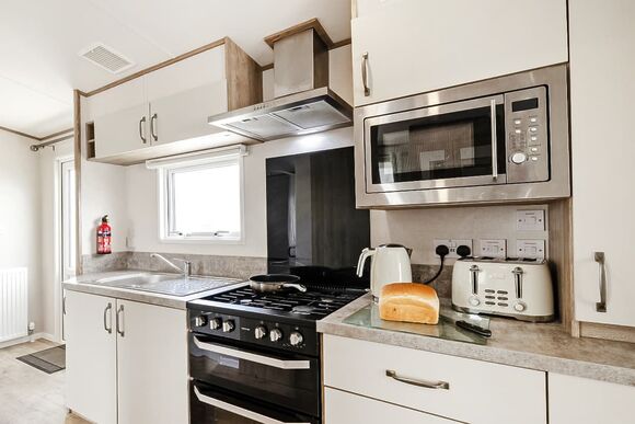 Gold Accessible with parking & decking - Barmston Beach, Nr Bridlington, East Yorkshire